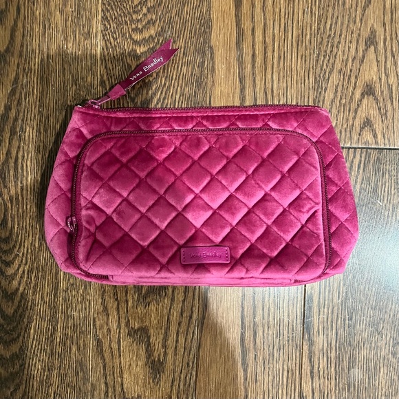 NWOT {Vera Bradley} Quilted Velvet Cosmetic Case - Picture 1 of 3
